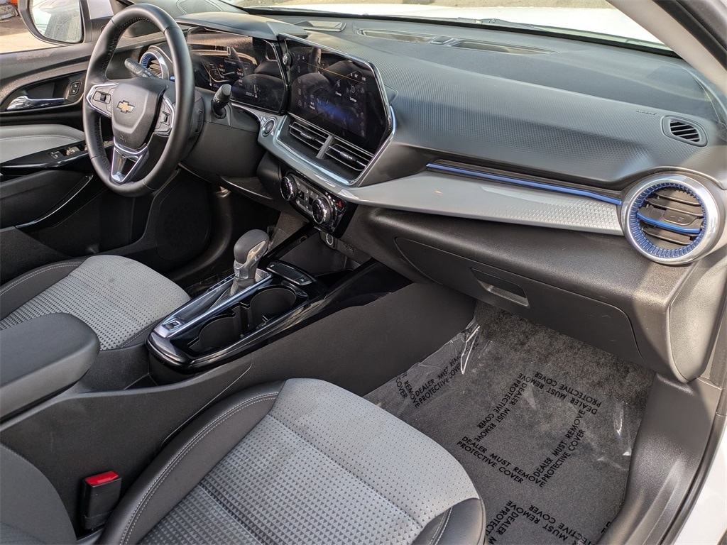 Thumbnail: 2025 Chevrolet Trax - 29