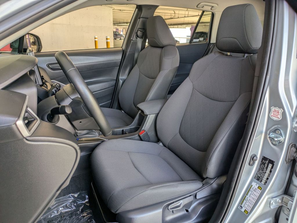 Thumbnail: 2025 Toyota Corolla Cross - 23