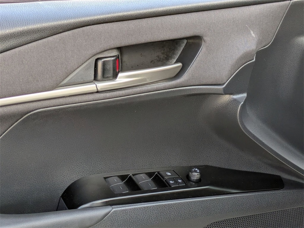 Thumbnail: 2025 Toyota Camry - 13