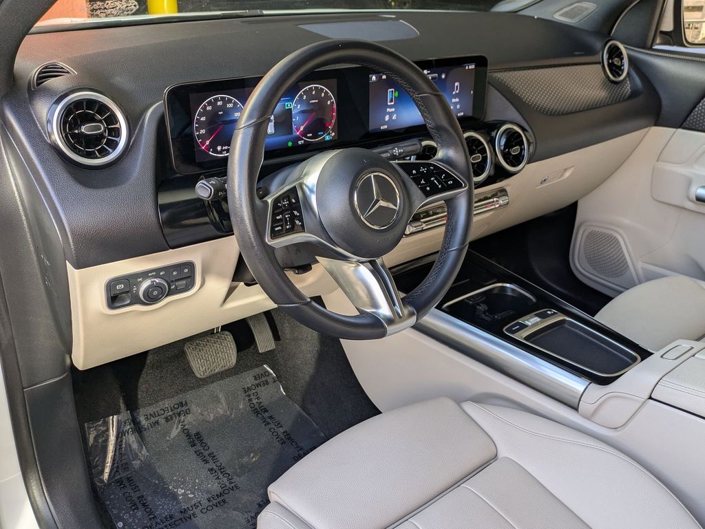 Thumbnail: 2025 Mercedes-Benz GLA - 14