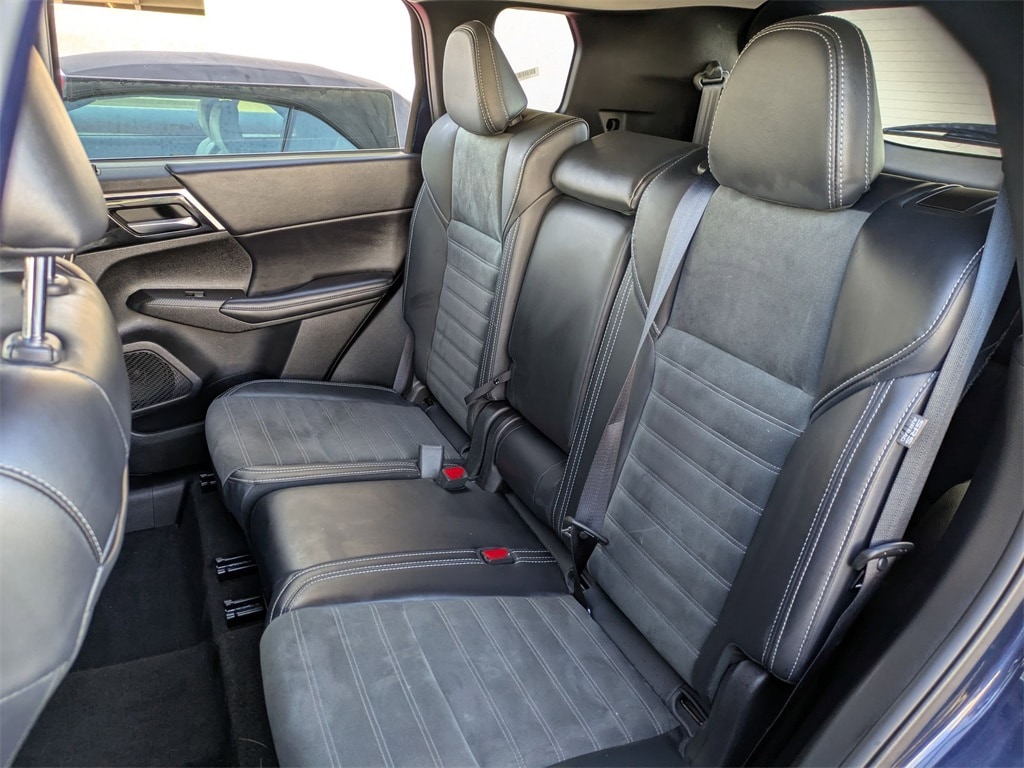 Thumbnail: 2024 Mitsubishi Outlander - 24