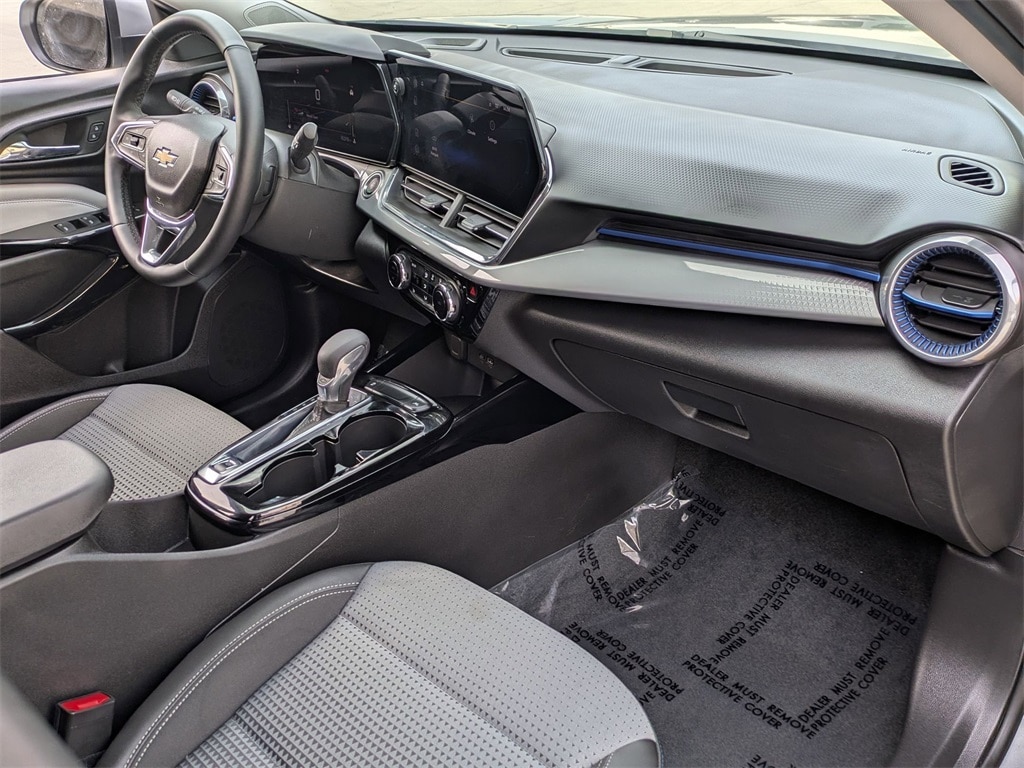 Thumbnail: 2025 Chevrolet Trax - 29