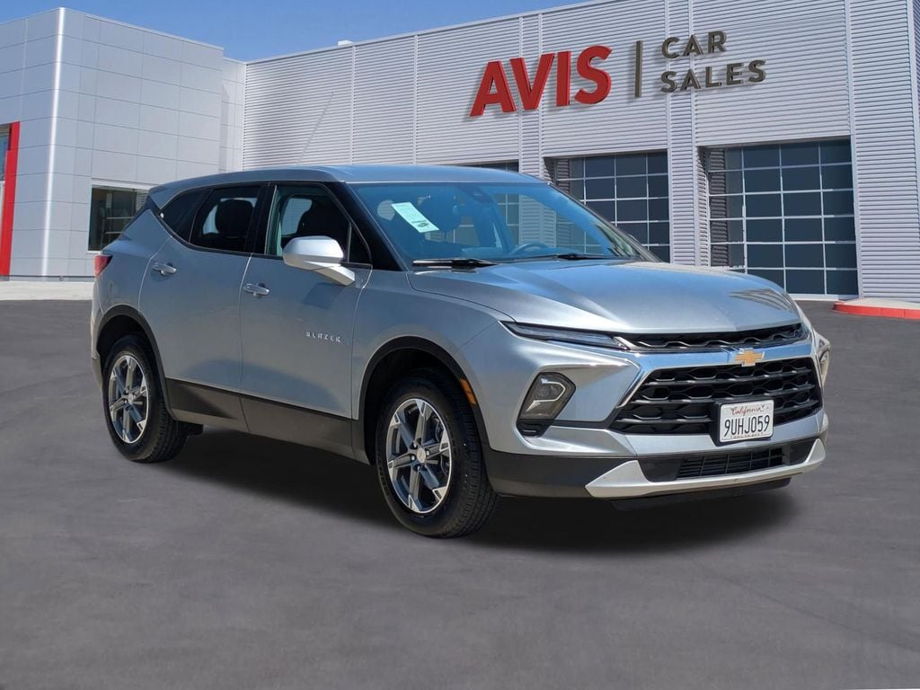 Thumbnail: 2025 Chevrolet Blazer - 3