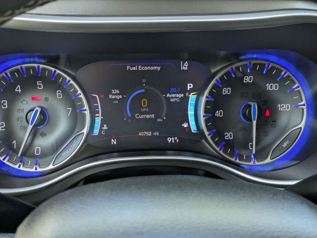 Thumbnail: 2024 Chrysler Pacifica - 22