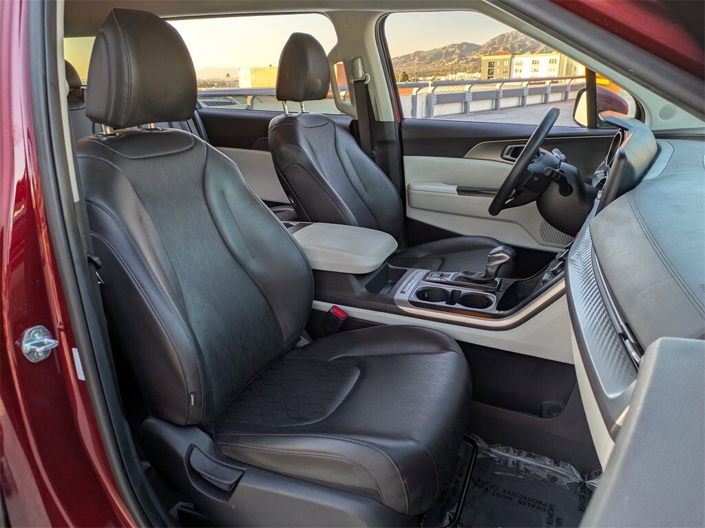 Thumbnail: 2024 Kia Carnival - 28