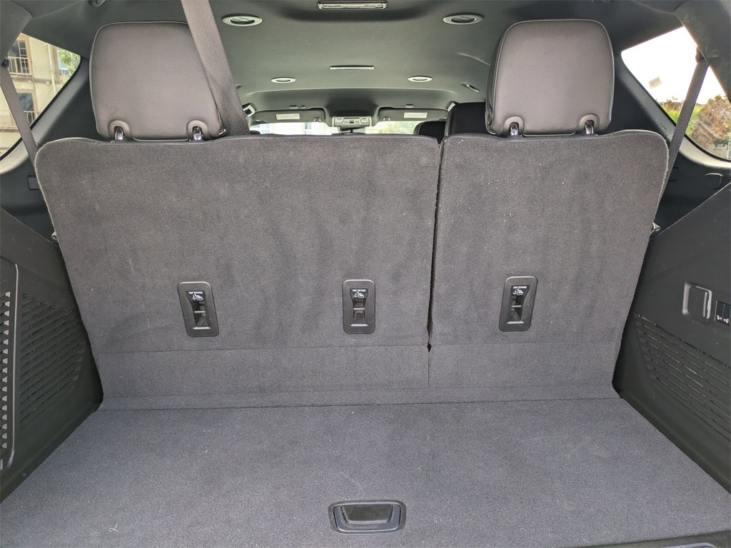 Thumbnail: 2023 Chevrolet Tahoe - 31