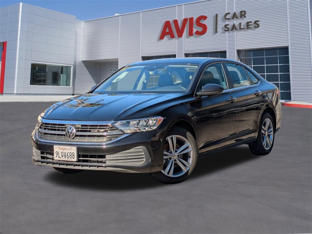 2024 Volkswagen Jetta SE's photo