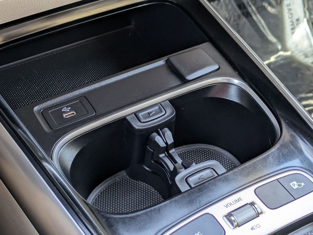 Thumbnail: 2025 Mercedes-Benz GLA - 19