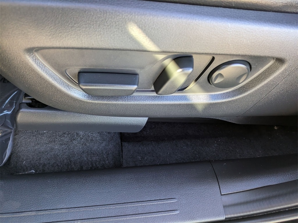 Thumbnail: 2025 Mazda CX-70 - 14