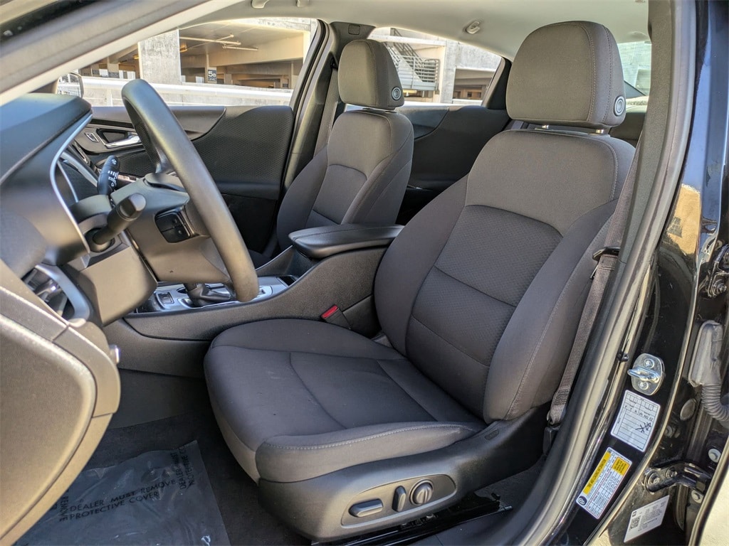 Thumbnail: 2023 Chevrolet Malibu - 23