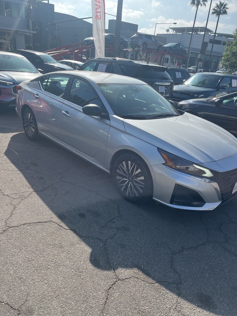 2024 Nissan Altima 2.5 SV photo 3