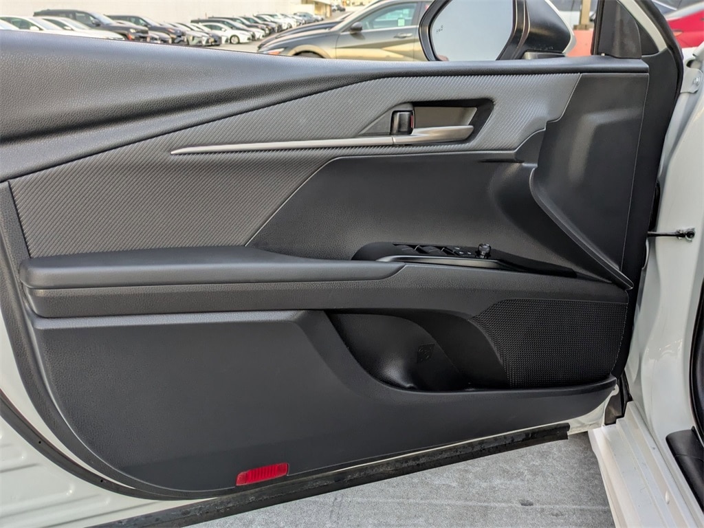 Thumbnail: 2025 Toyota Camry - 11