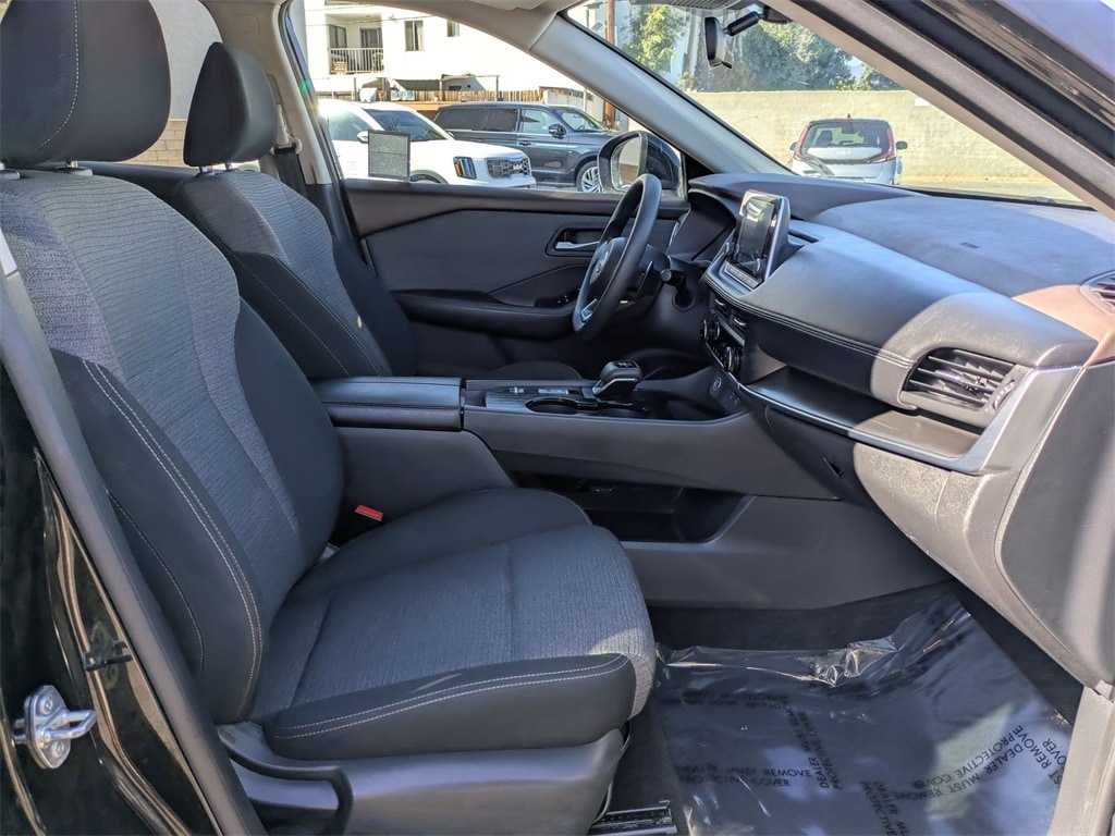 Thumbnail: 2023 Nissan Rogue - 32