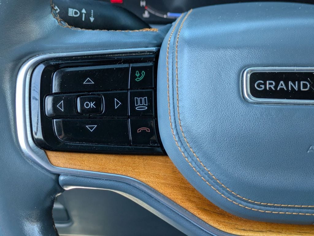 Thumbnail: 2023 Jeep Grand Wagoneer - 20