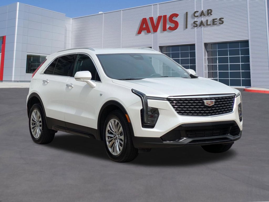 Thumbnail: 2024 Cadillac XT4 - 3