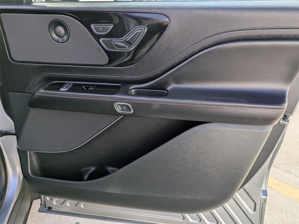 Thumbnail: 2024 Lincoln Aviator - 35