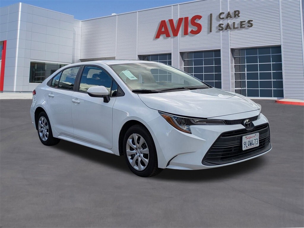2024 Toyota Corolla LE photo 3