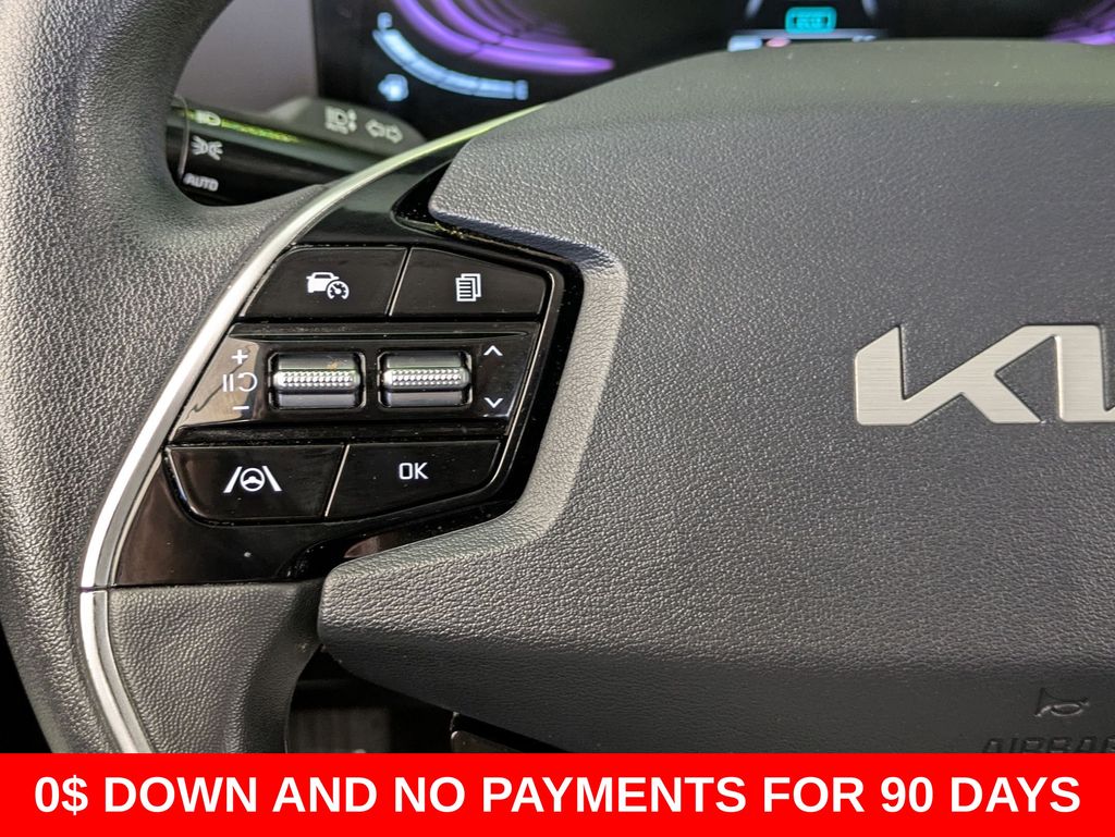 Thumbnail: 2025 Kia Niro - 18