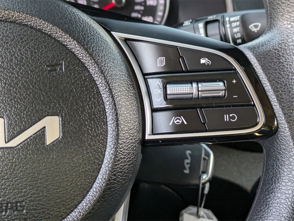 Thumbnail: 2024 Kia Forte - 21