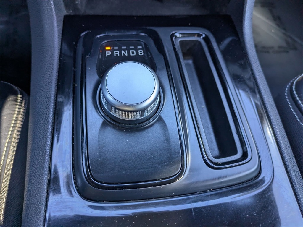 Thumbnail: 2023 Chrysler 300 - 24