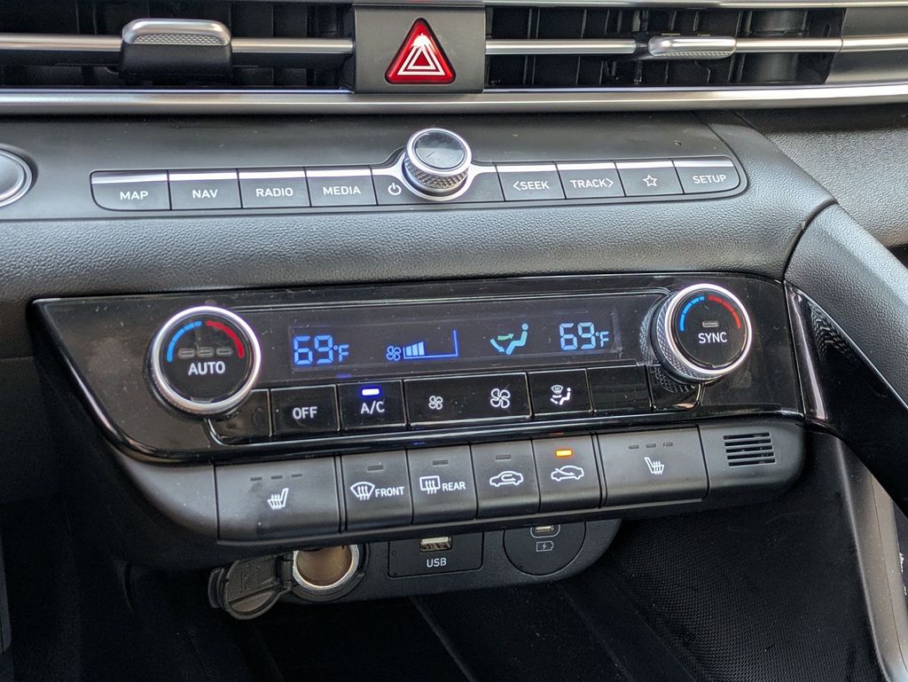 Thumbnail: 2025 Hyundai Elantra - 17