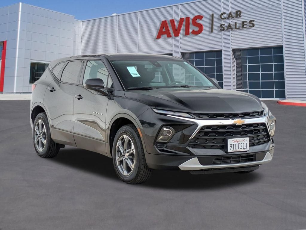 Thumbnail: 2025 Chevrolet Blazer - 3