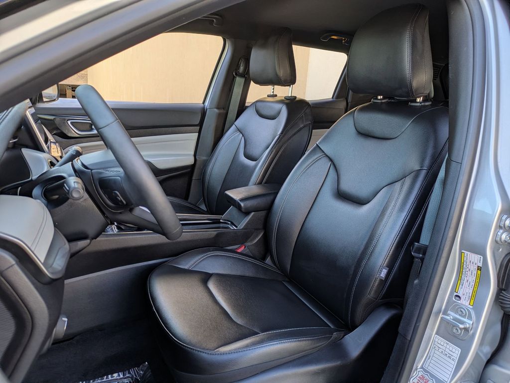 Thumbnail: 2025 Jeep Compass - 23