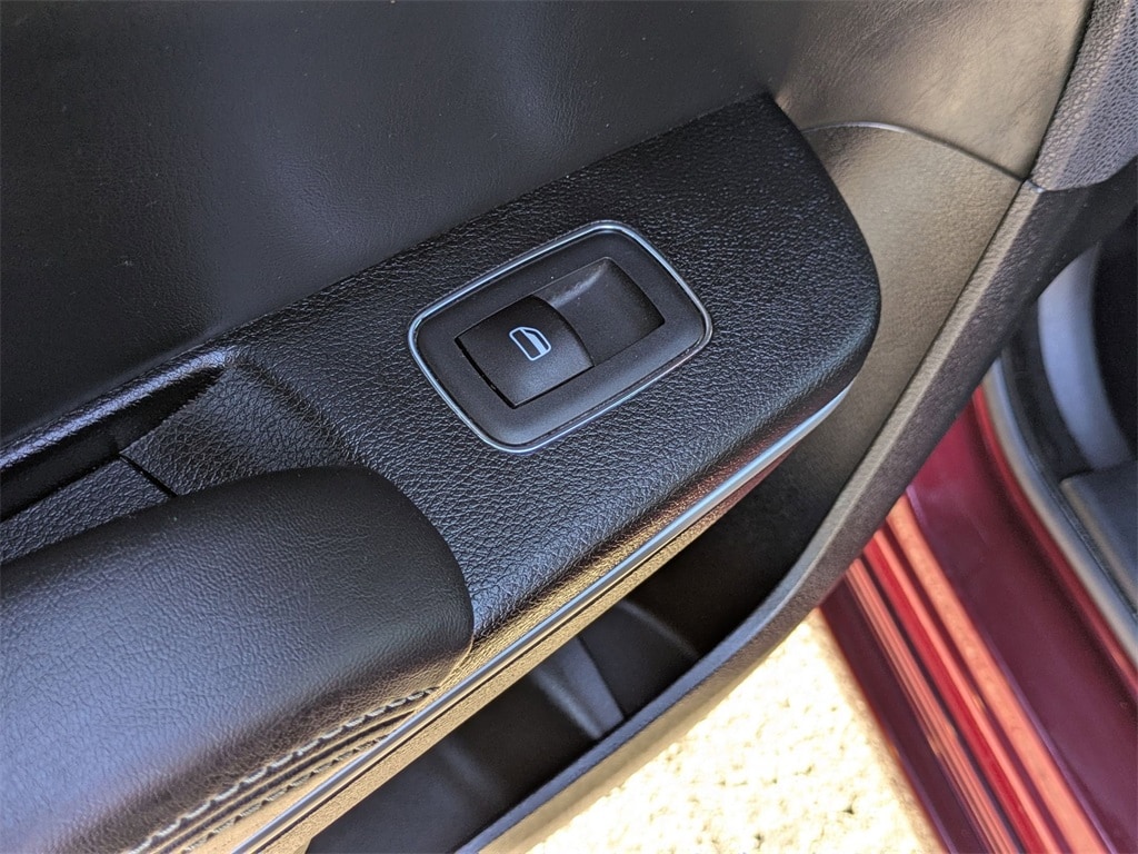 Thumbnail: 2023 Chrysler 300 - 28