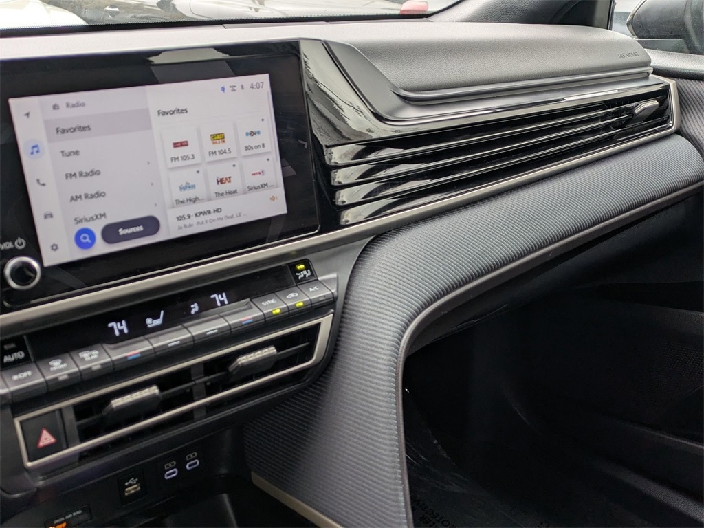 Thumbnail: 2025 Toyota Camry - 15