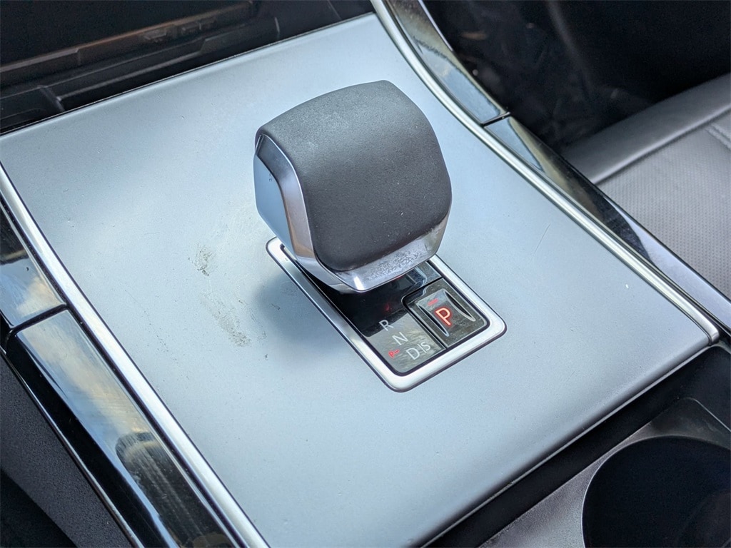 Thumbnail: 2024 Land Rover Range Rover Velar - 18