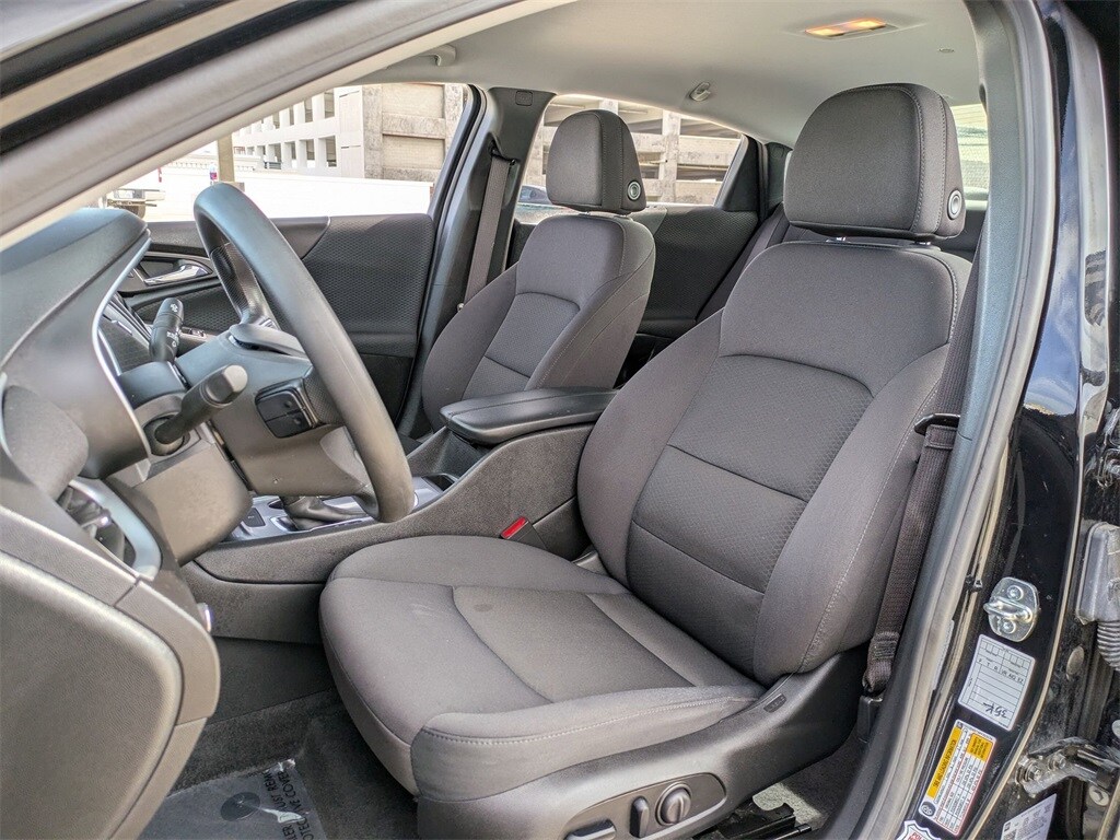 Thumbnail: 2023 Chevrolet Malibu - 23