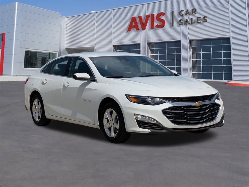 Thumbnail: 2023 Chevrolet Malibu - 3