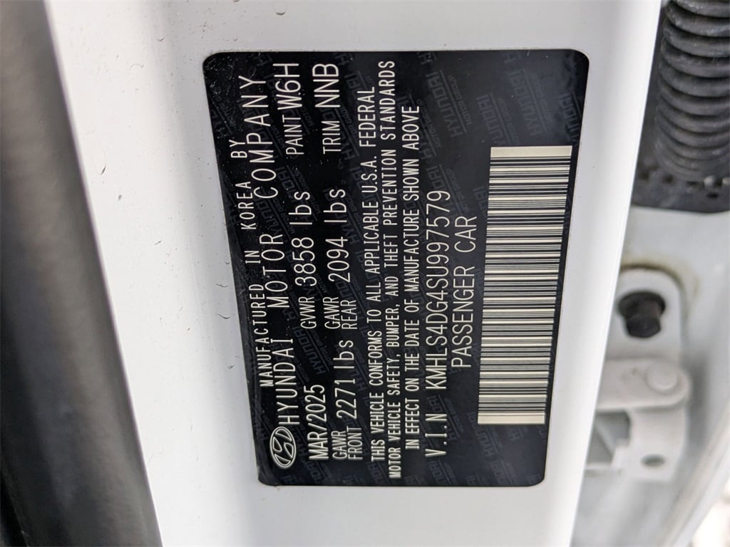 Thumbnail: 2025 Hyundai Elantra - 32