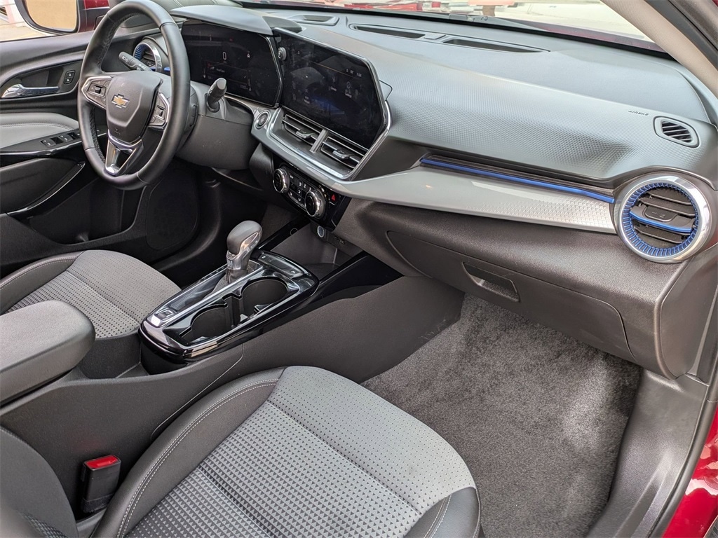 Thumbnail: 2025 Chevrolet Trax - 29