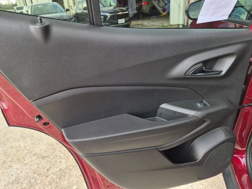 Thumbnail: 2025 Chevrolet Trax - 20