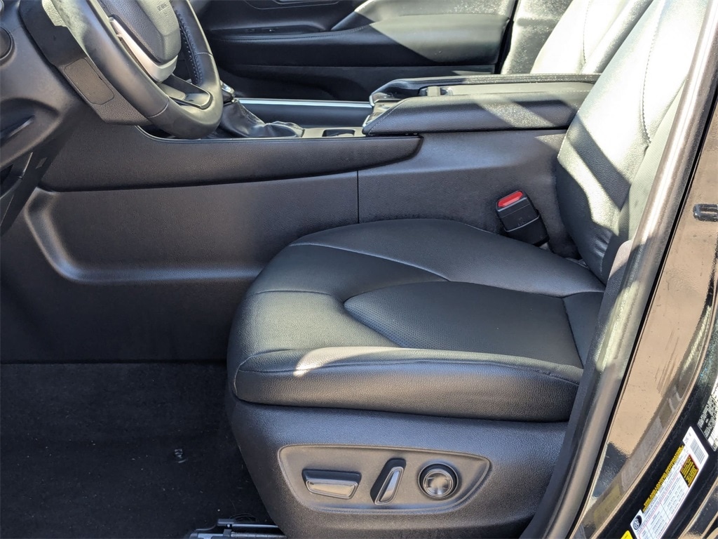 Thumbnail: 2025 Toyota Grand Highlander - 23