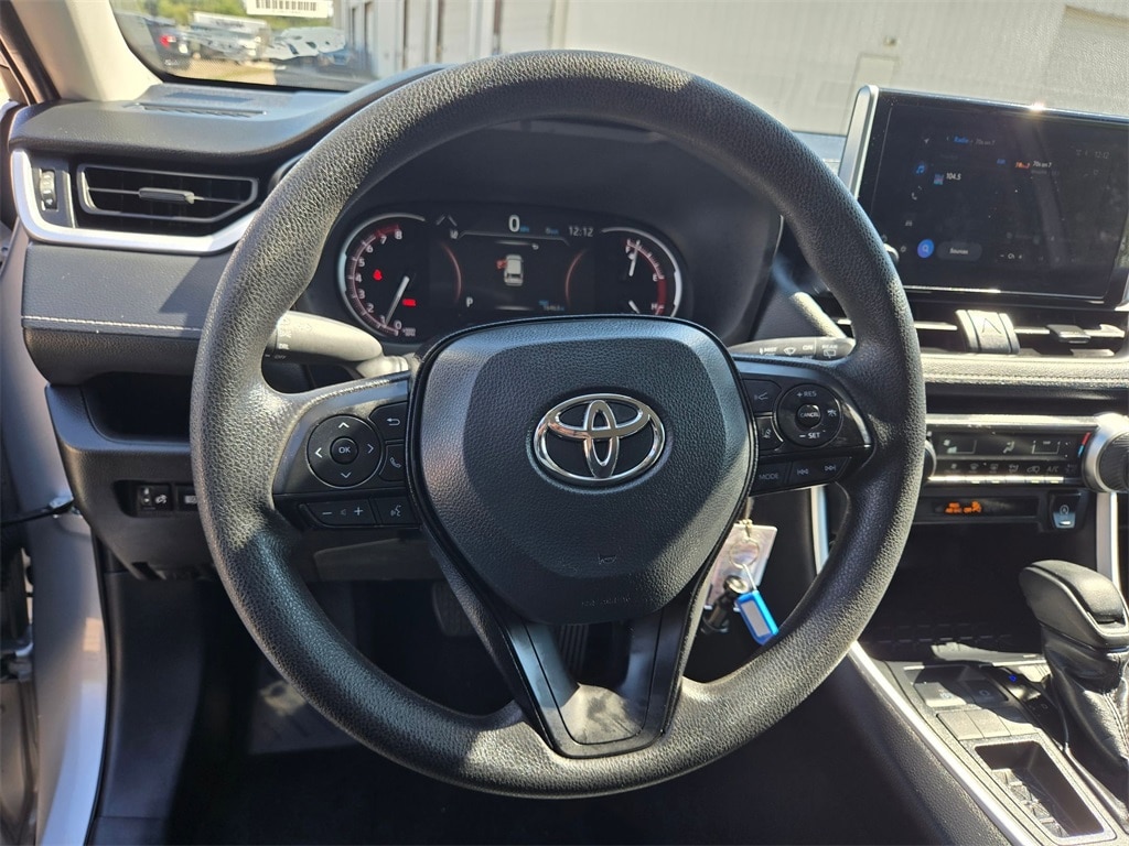 Thumbnail: 2025 Toyota RAV4 - 15