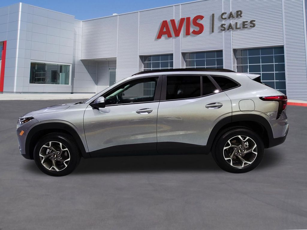 Thumbnail: 2025 Chevrolet Trax - 10