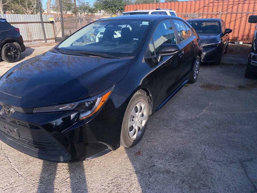 Certified 2025 Toyota Corolla LE Sedan