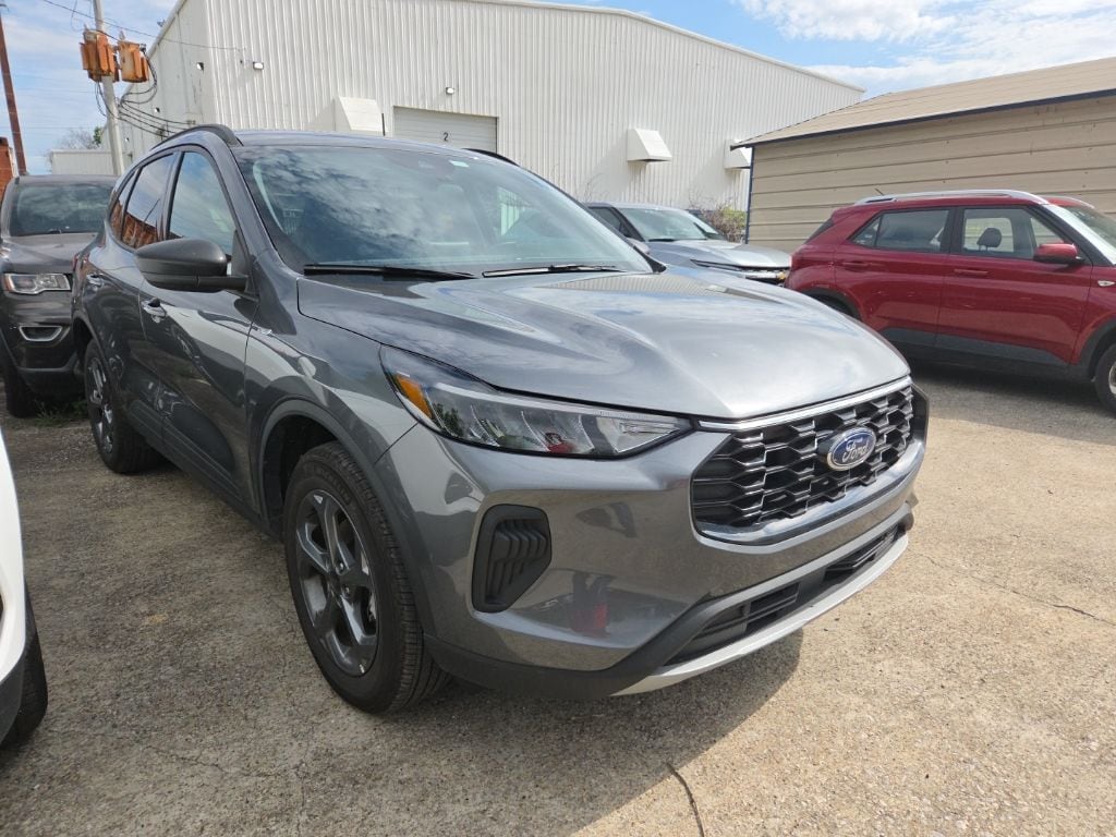 Thumbnail: 2025 Ford Escape - 3