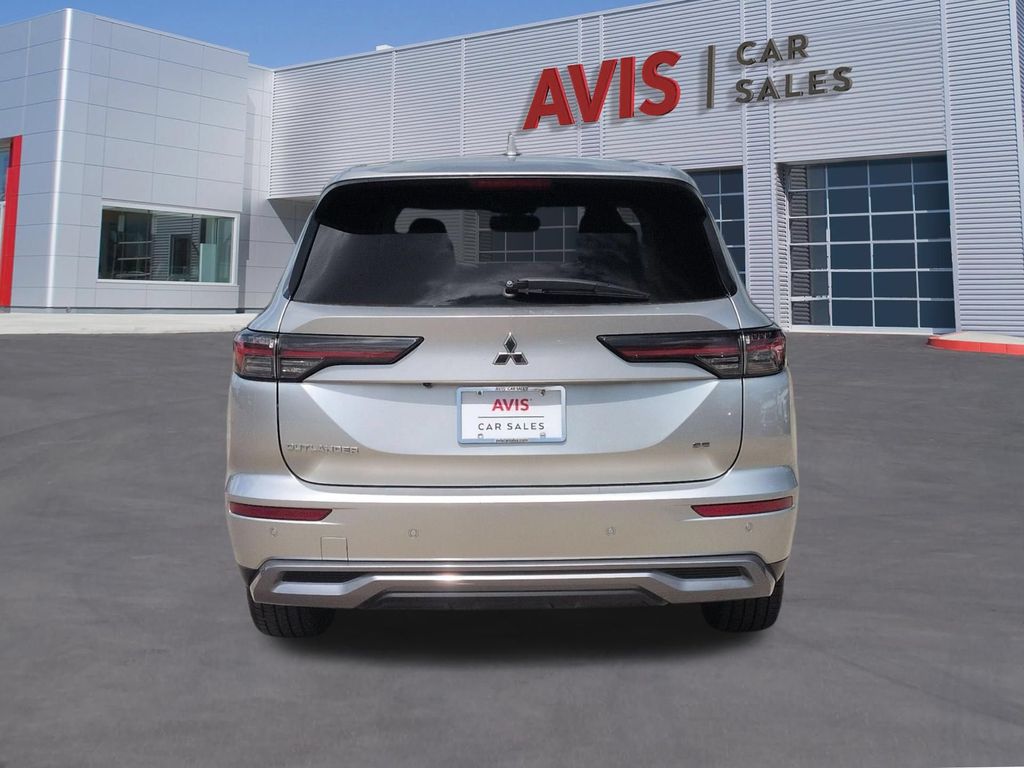 Thumbnail: 2025 Mitsubishi Outlander - 7