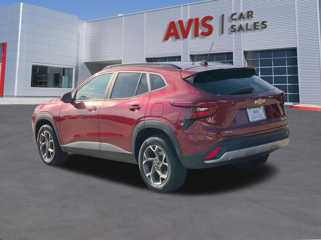 Thumbnail: 2025 Chevrolet Trax - 9