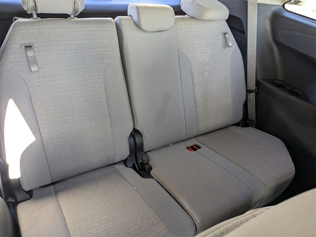 Thumbnail: 2025 Toyota Sienna - 28