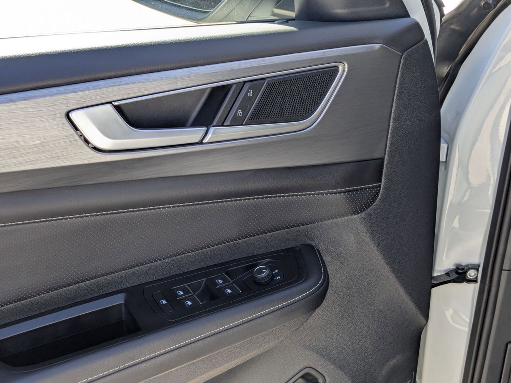 Thumbnail: 2025 Volkswagen Atlas - 13