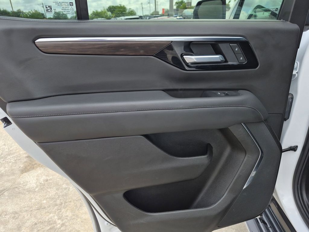 Thumbnail: 2025 Chevrolet Tahoe - 23