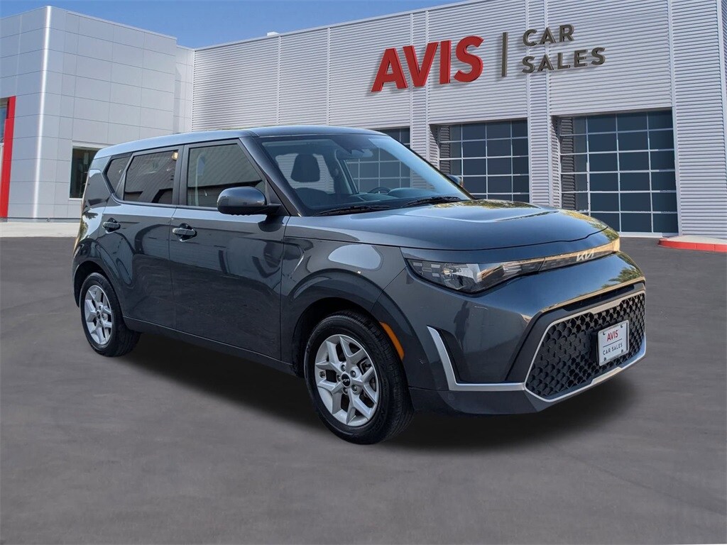 2024 Kia Soul LX photo 3