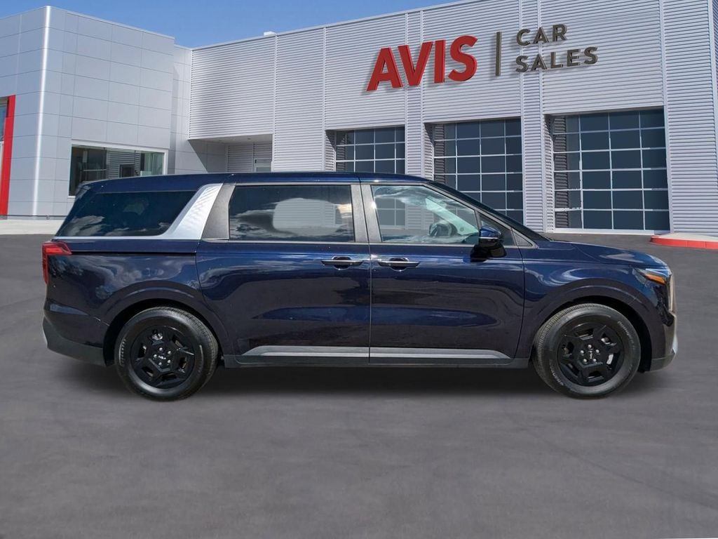 Thumbnail: 2025 Kia Carnival - 5