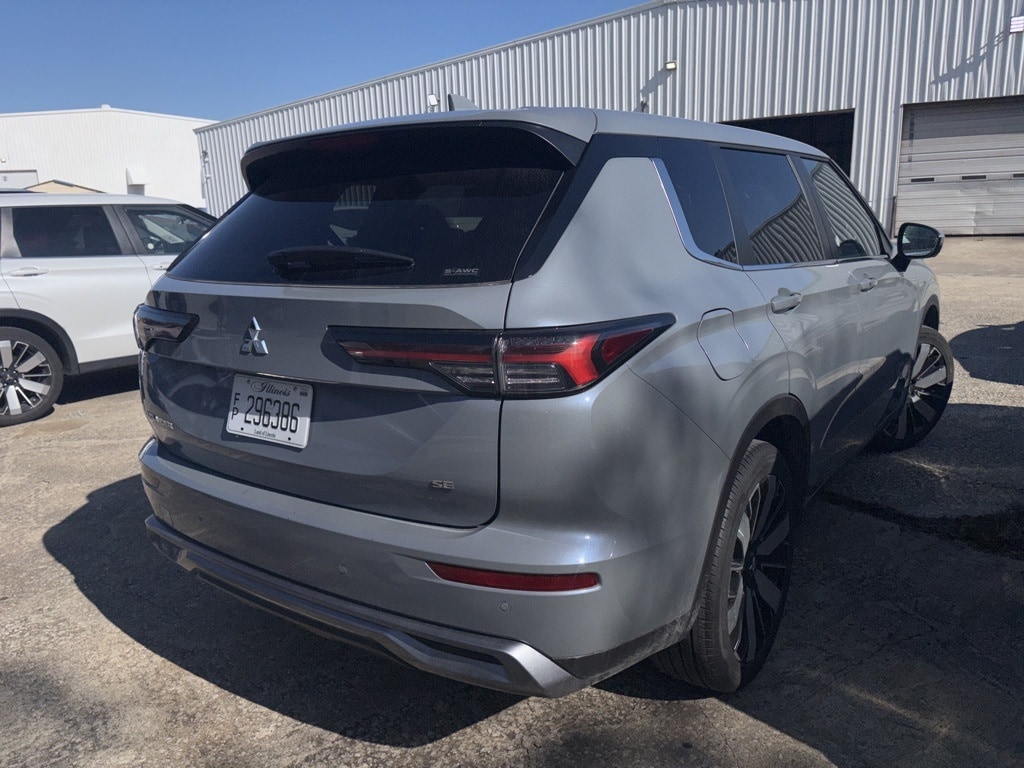 Thumbnail: 2025 Mitsubishi Outlander - 6