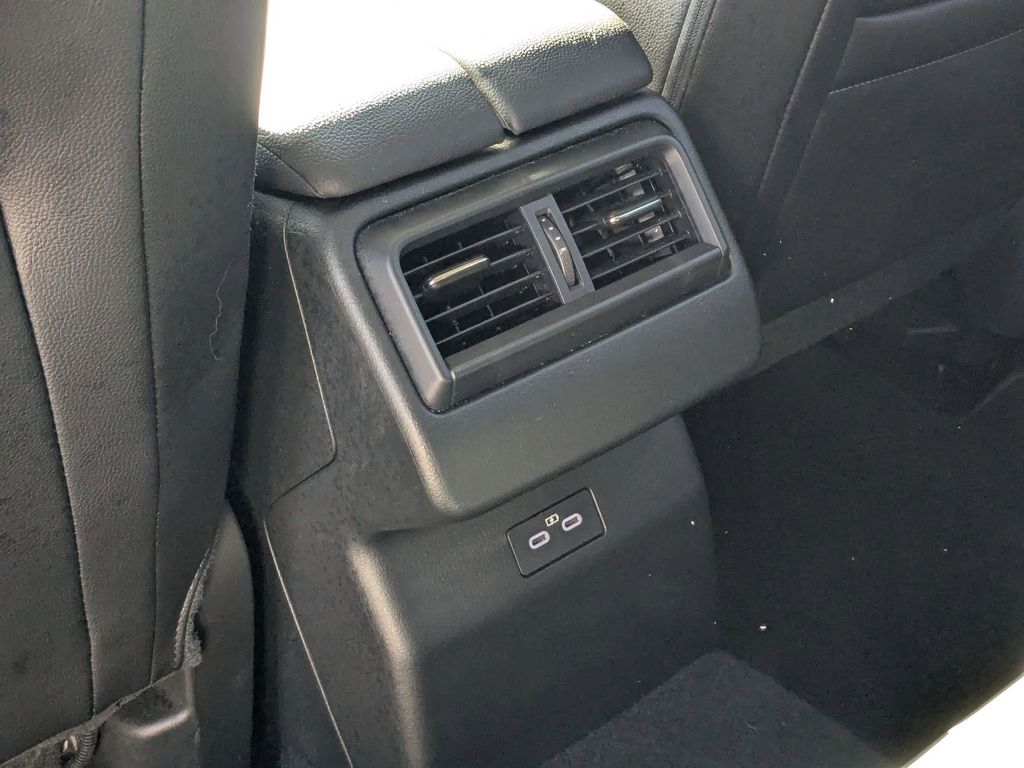 Thumbnail: 2025 Mazda CX-50 - 26