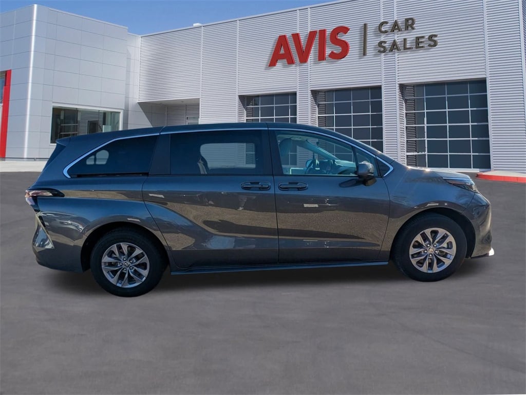 Thumbnail: 2025 Toyota Sienna - 5